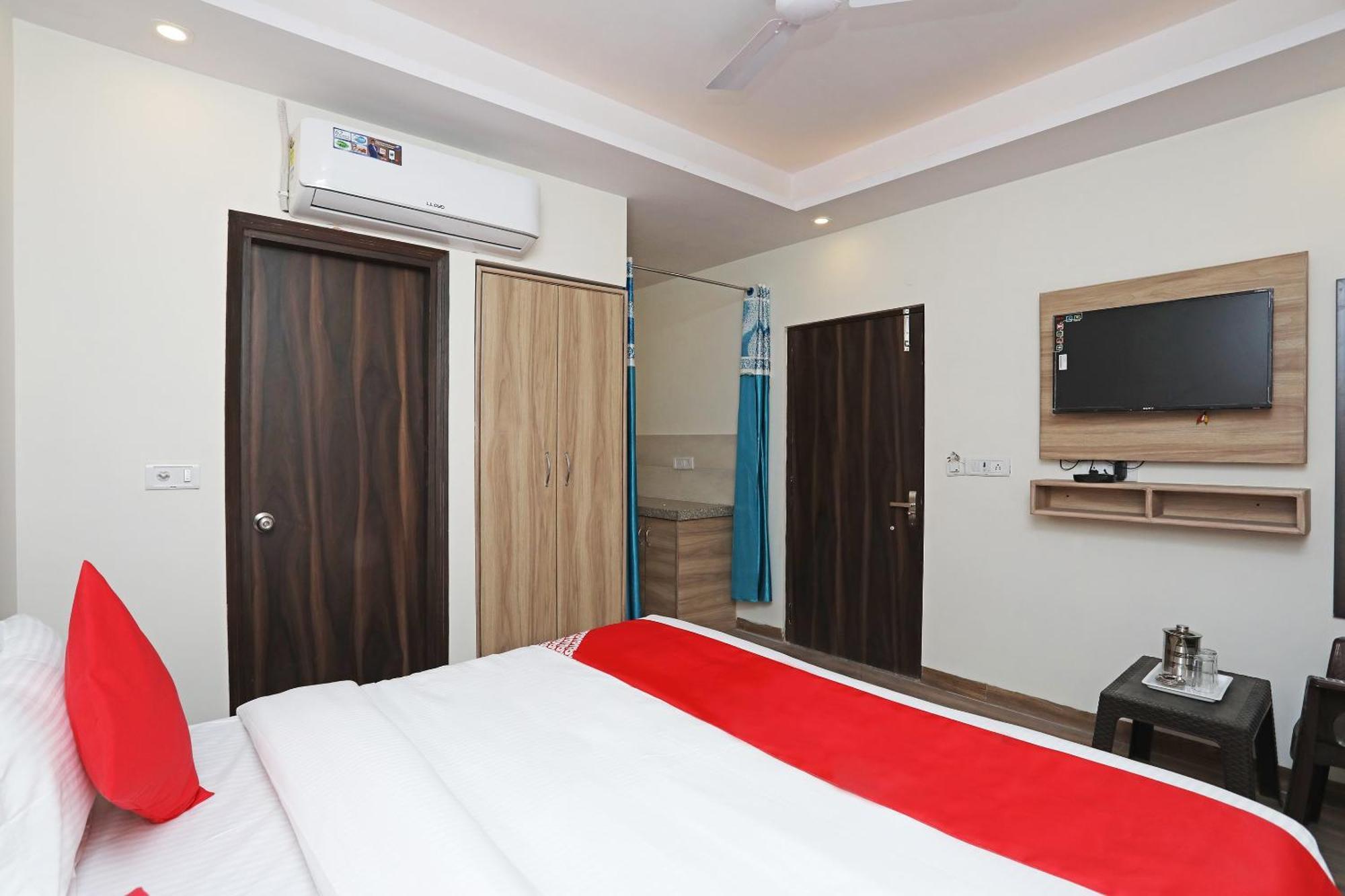 O The Dzire Hotel New Delhi