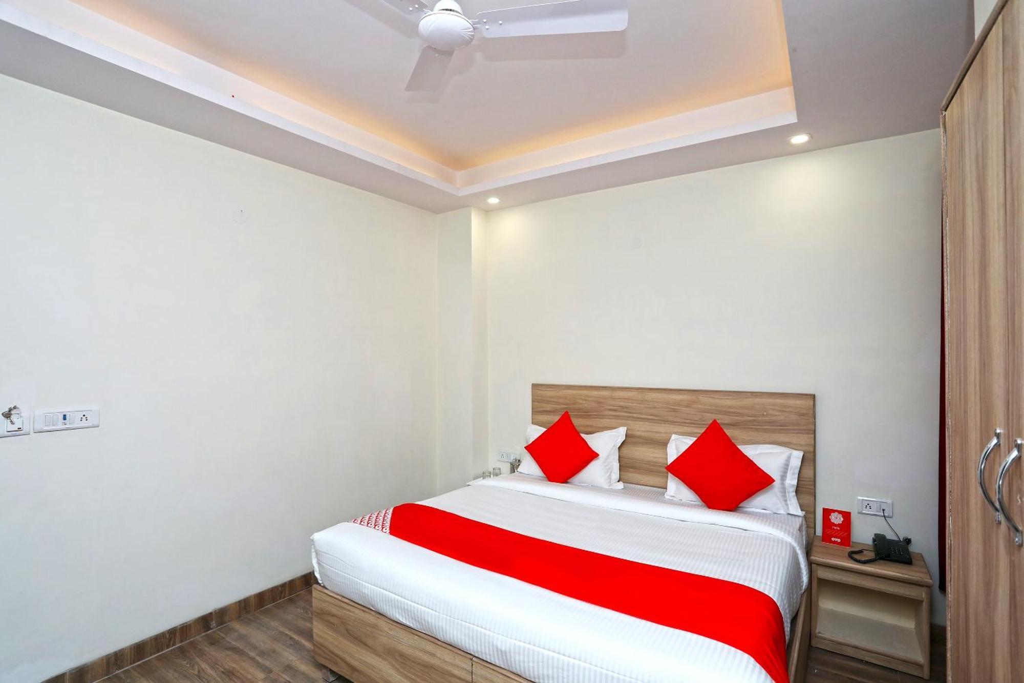 Hotel O The Dzire 3*