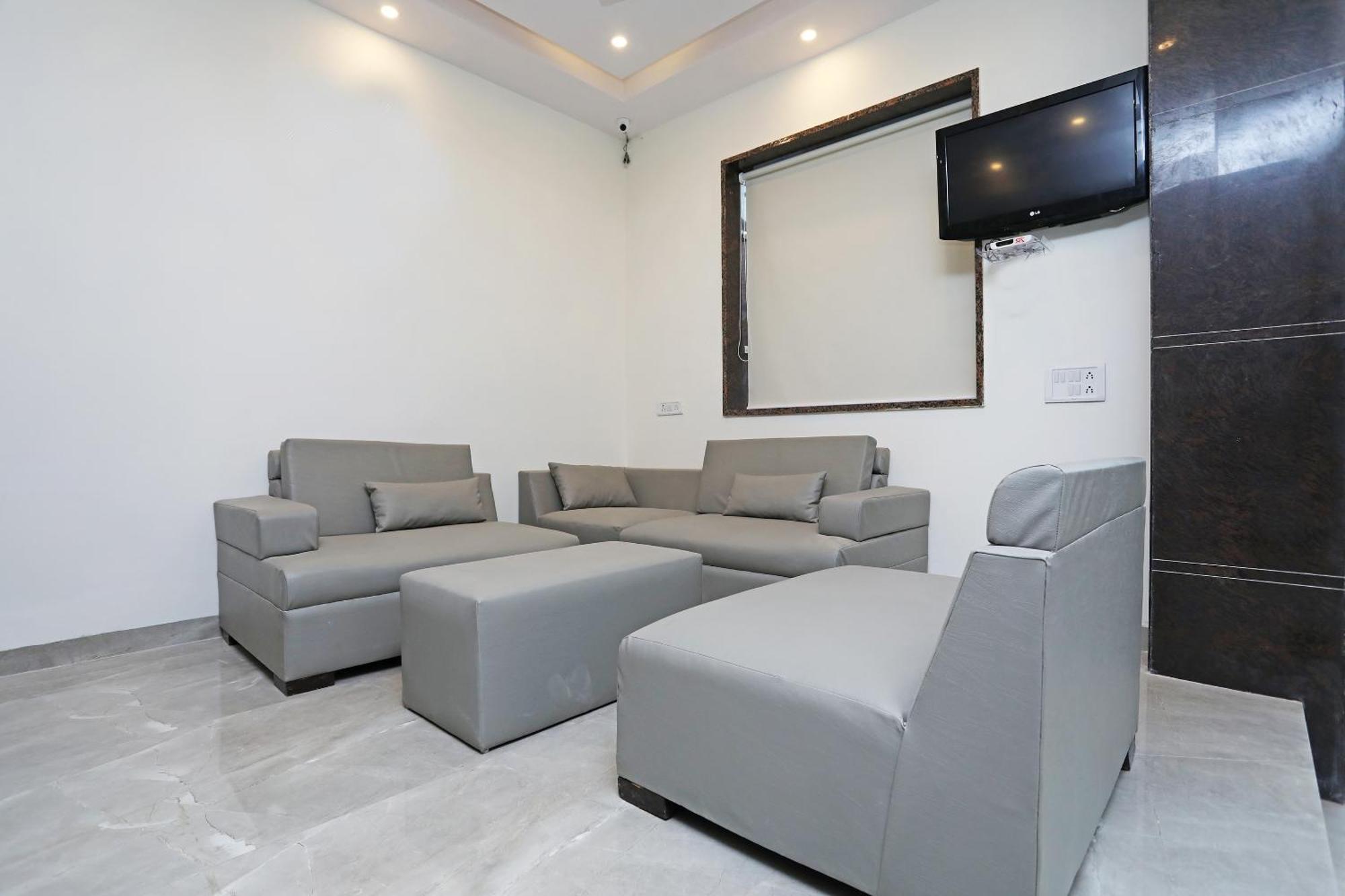 Hotel O The Dzire New Delhi