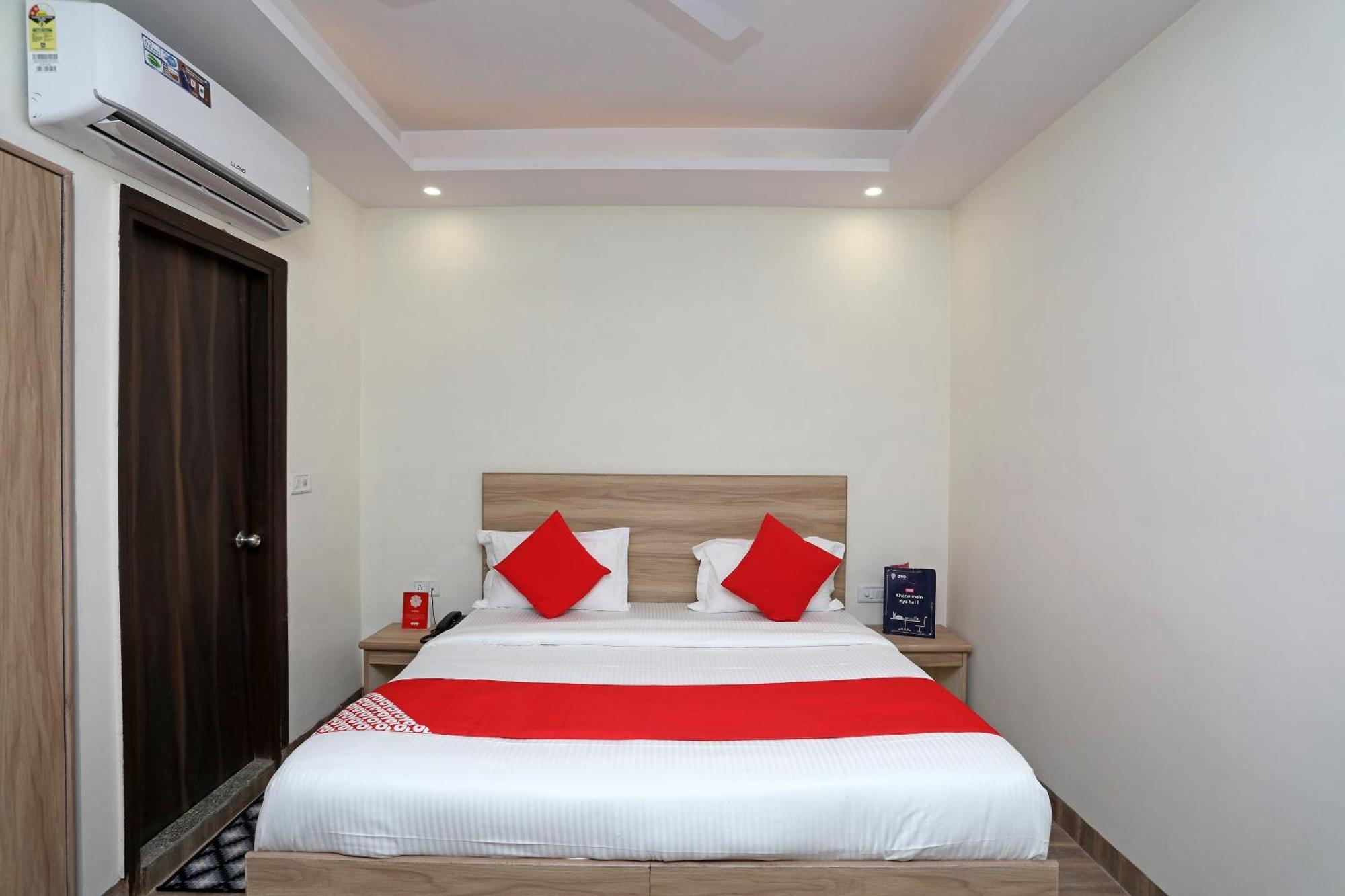 Hotel O The Dzire 3*