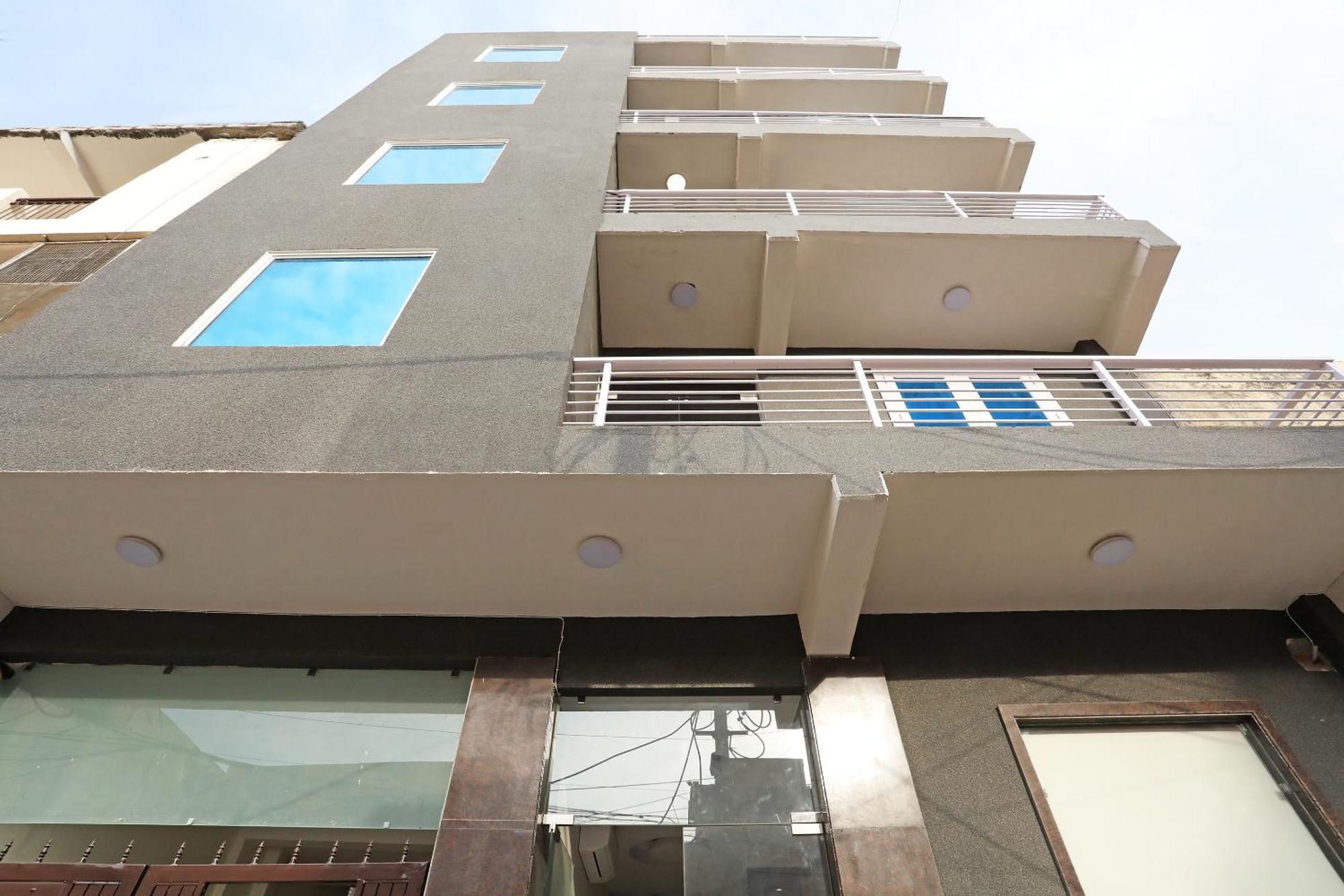 Hotel O The Dzire 3*